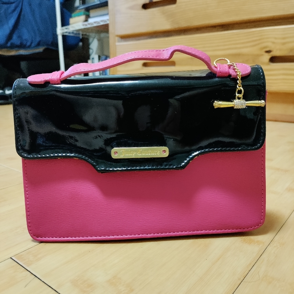 💕Juicy Couture 💕 clutch wallet! Pink and black